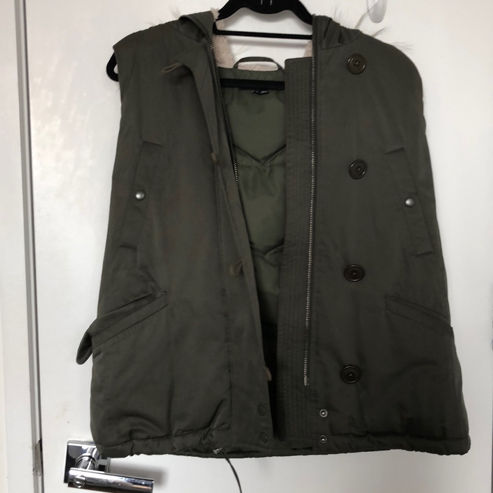 THEORY green M vest